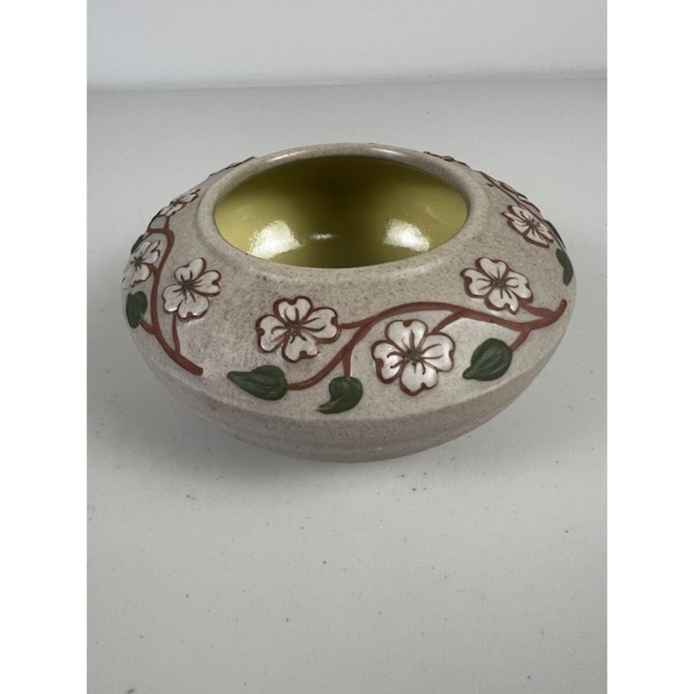 Pigeon Forge Pottery Dogwood Floral Round Bowl Tan Yellow Vintage Tennessee 4.5"